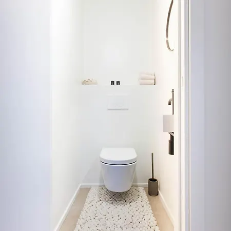 Elegant Coastal Retreat In Кнокке-Хейст