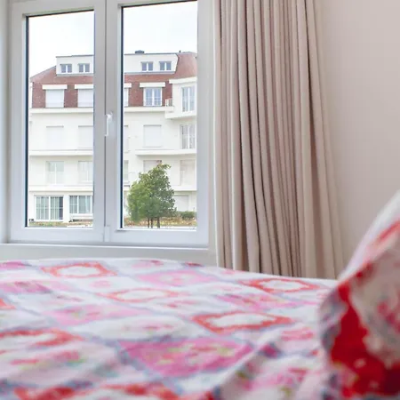 Апартаменты Elegant Coastal Retreat In Кнокке-Хейст